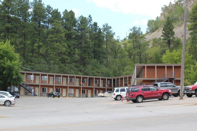 Deadwood Station Bunkhouse And Gambling Hall Motel Exterior photo